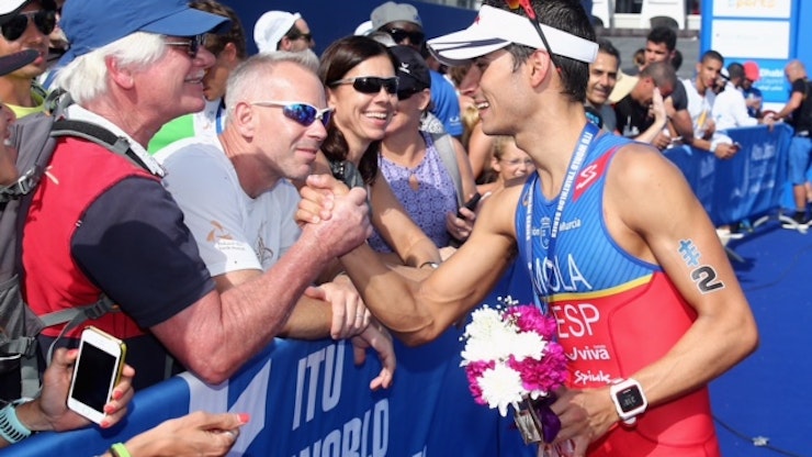 Mario Mola overcomes race penalty to secure back-to-back ITU World Triathlon Abu Dhabi titles