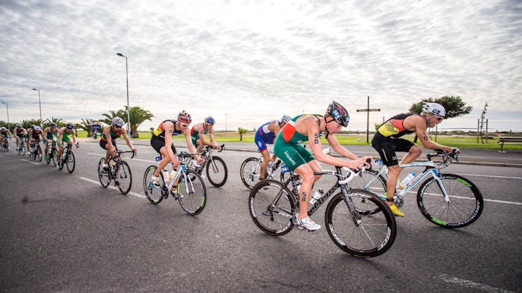 ITU WORLD TRIATHLON ABU DHABI REGISTRATIONS GATHERING PACE