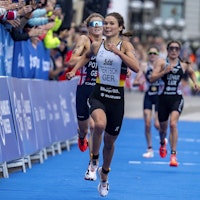 Lisa Tertsch storms to second place in Hamburg / Henry Graf 15th