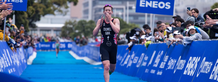 Sophie Coldwell takes the win at WTCS Yokohama